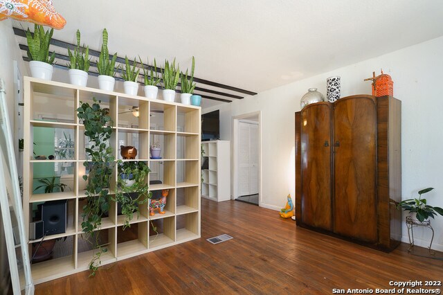 Building Photo - 242 Rosemont Dr