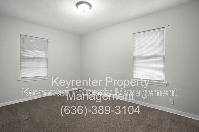 Building Photo - 1045 N New Florissant Rd