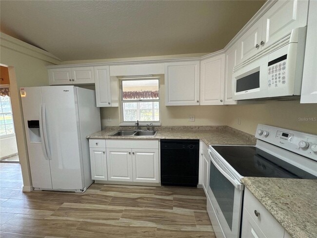 Building Photo - 5440 SW 100th Loop