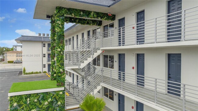 Building Photo - 13200 NE 7th Ave