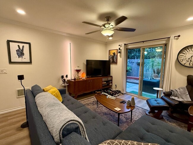 Building Photo - Charming 2 bedroom Condo in Carlsbad Village