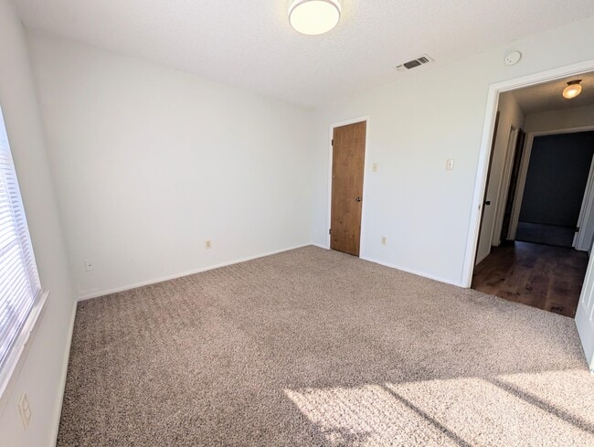 Building Photo - 9616 Bangor Ave