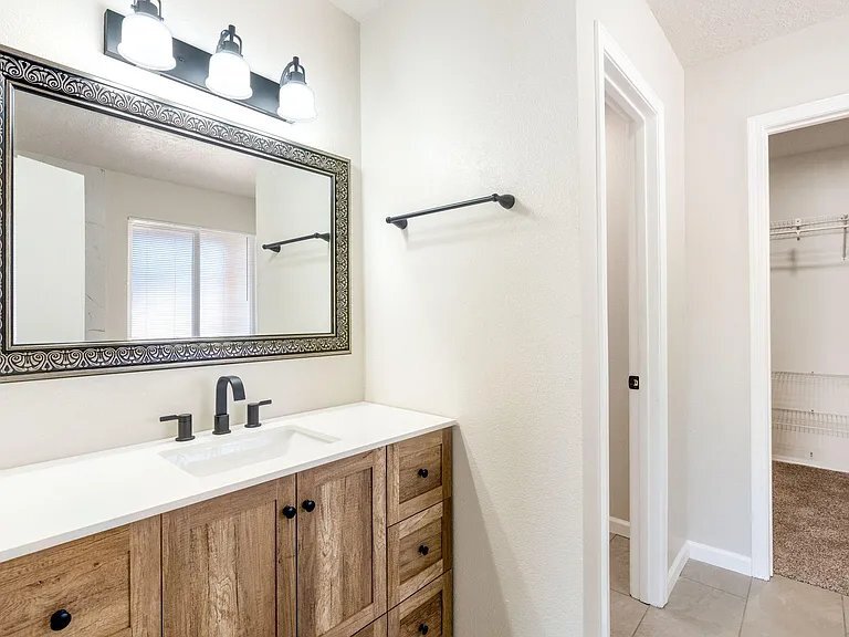 Building Photo - 10640 Rigoletto Dr NW