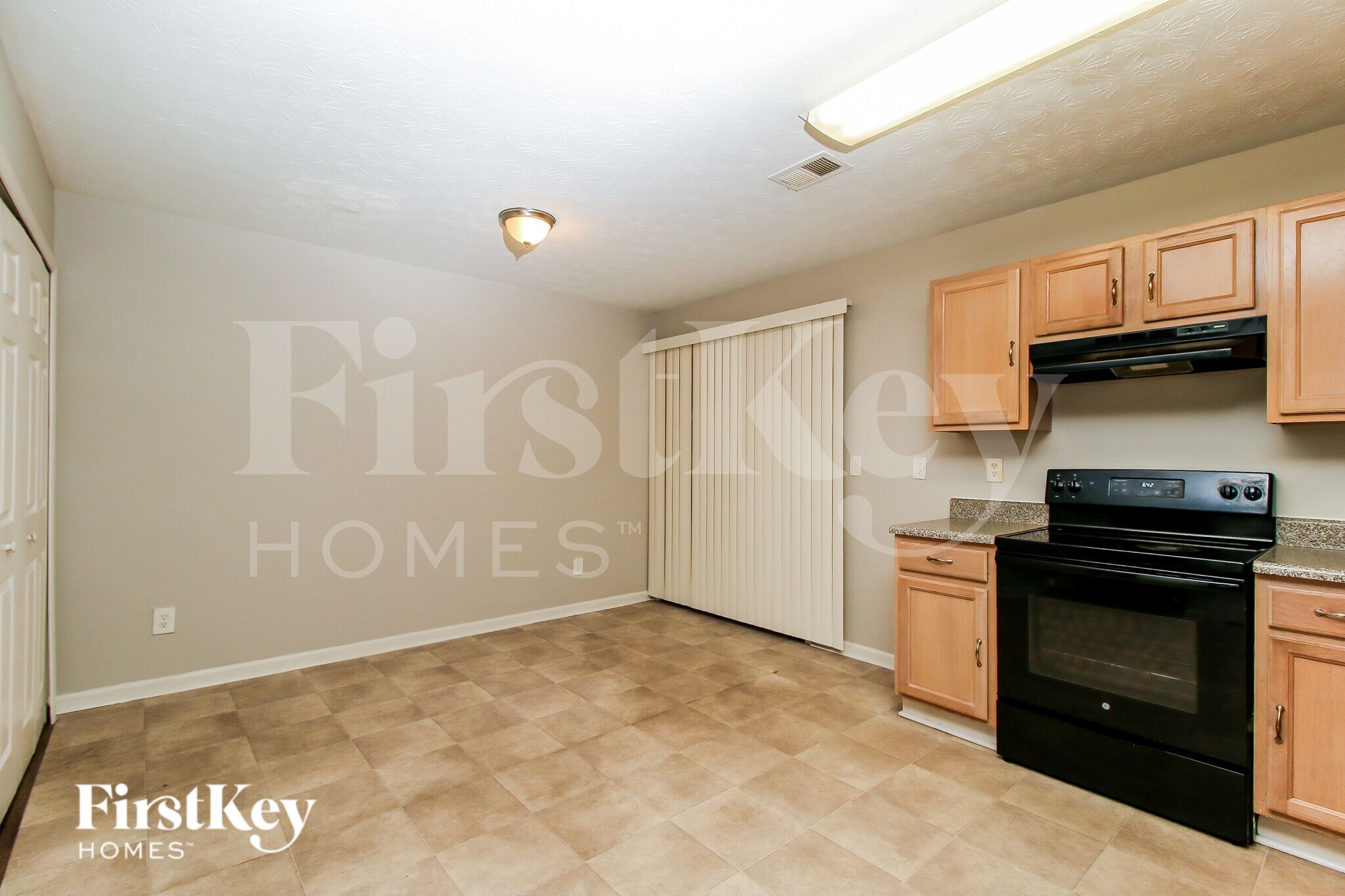 Building Photo - 7046 Setters Way