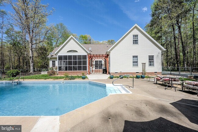 Building Photo - 18224 Green Blvd