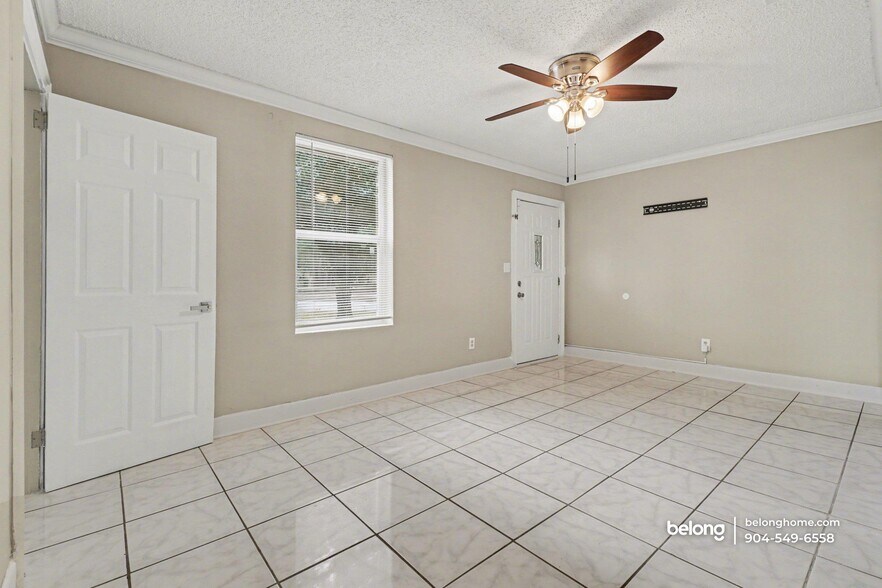 Building Photo - 3445 Soutel Dr