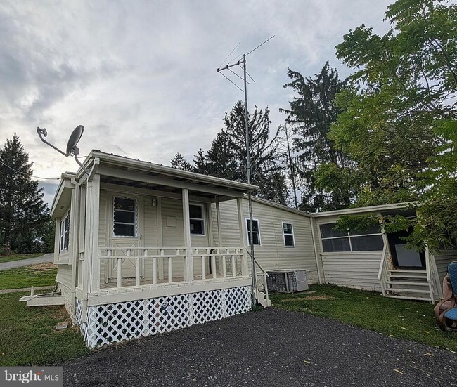 Building Photo - 125 Santilli Rd
