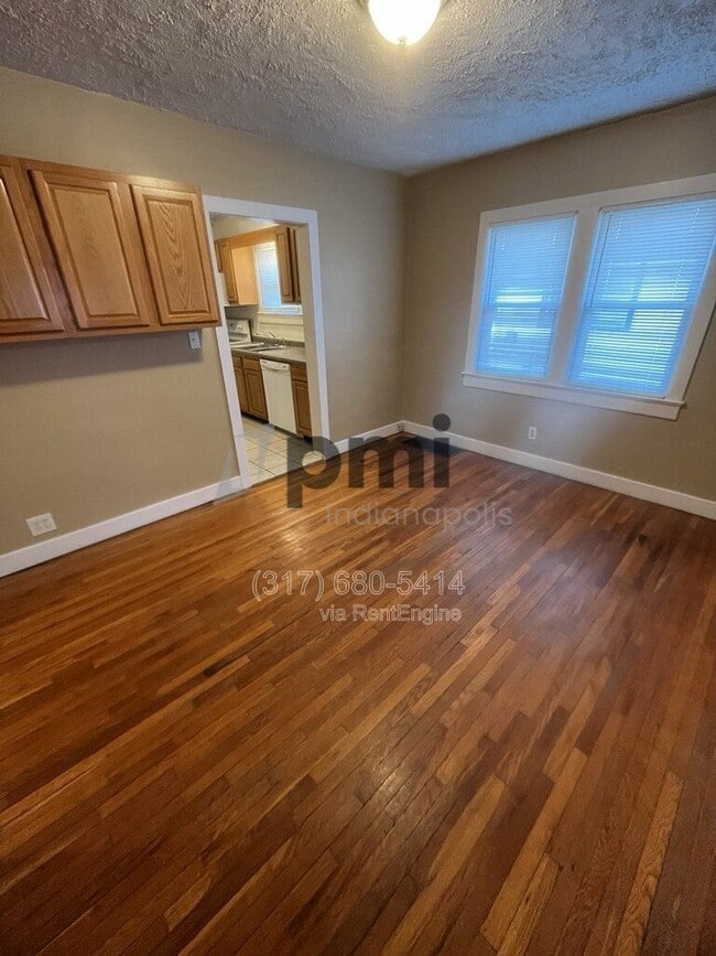 Building Photo - 1425 W Washington St