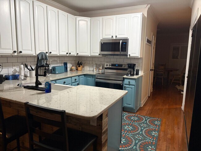 Building Photo - Spacious 5BR House in Oak City