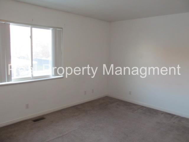 Building Photo - 1765 N 200 E