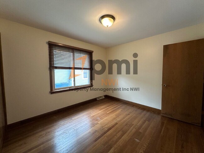 Building Photo - 408 E Clark St