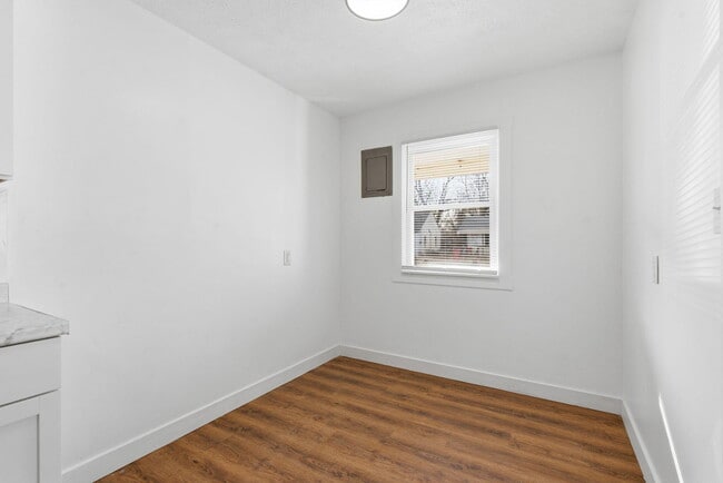 Building Photo - 522 N Park Ave