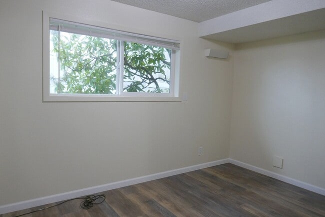 Building Photo - 3926 Grand Ave