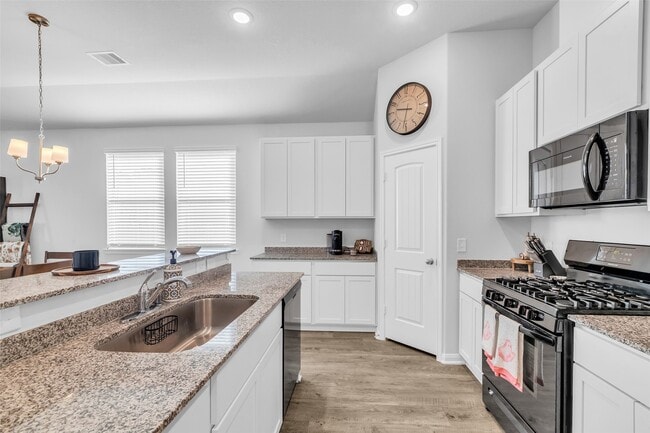 Building Photo - 740 Brown Rd