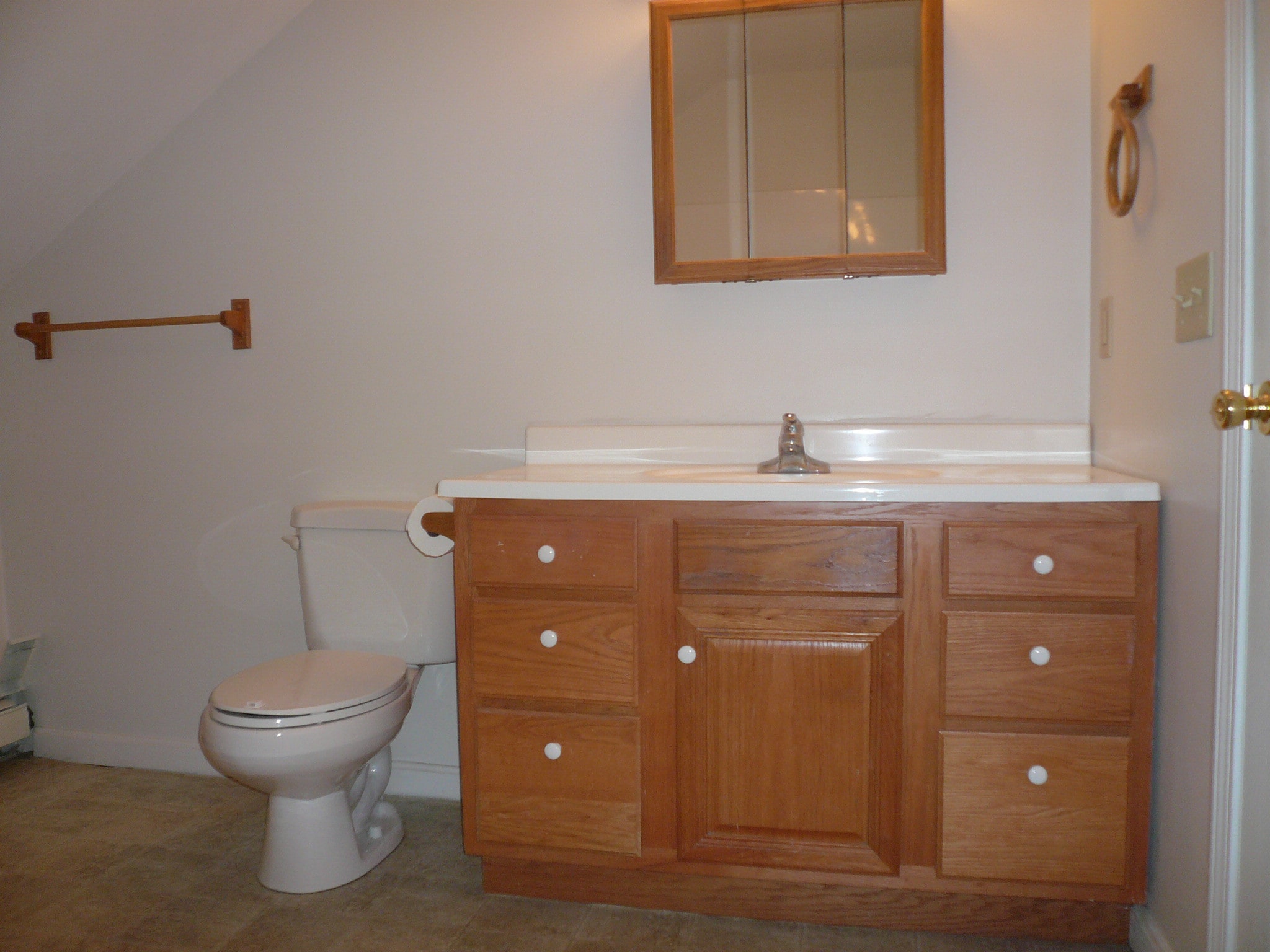 Building Photo - 84 Church Ave