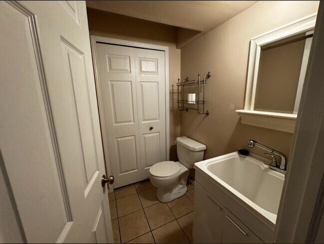 Building Photo - 41645 Copper Creek Dr