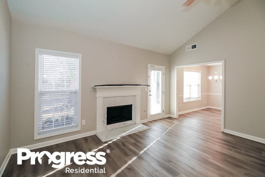 Building Photo - 1530 Range Heights Terrace