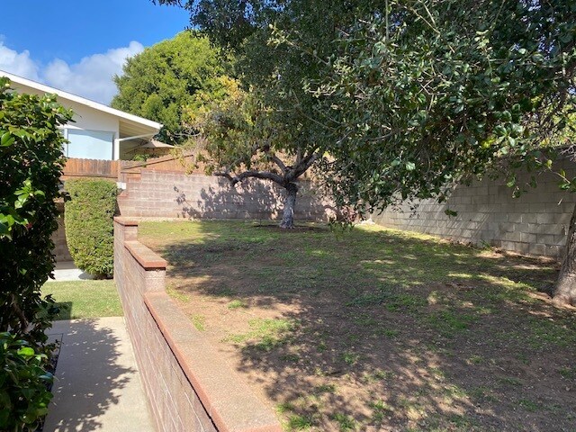 Building Photo - 214 Bellino Dr