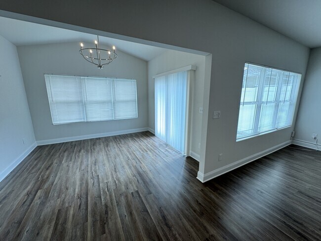Building Photo - 103 Woodsbrook Pl SW