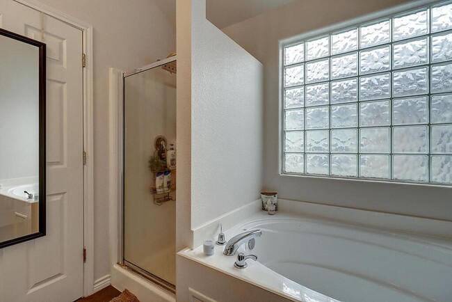 Building Photo - 3033 Alta Gigonella St