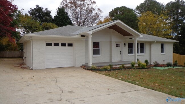Primary Photo - 7401 Martha Dr SE