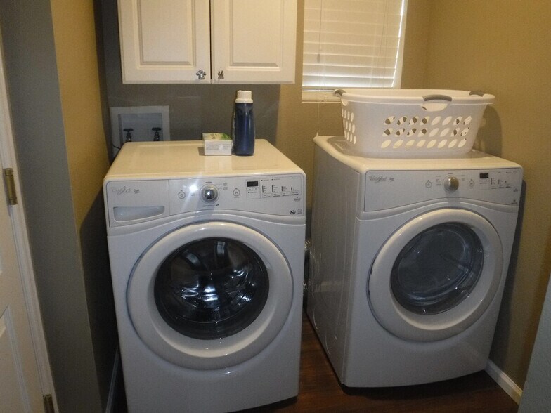 Building Photo - 12810 Roosevelt Ln