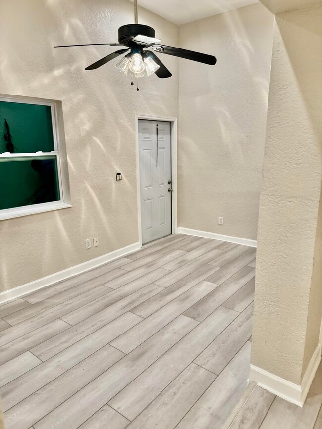 Building Photo - 1040 17th St