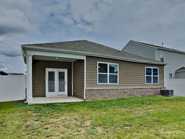 Building Photo - 4074 Beach Wy