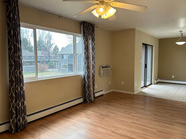 Building Photo - Spacious 2 Bedroom Fort Collins Condo - Available Now