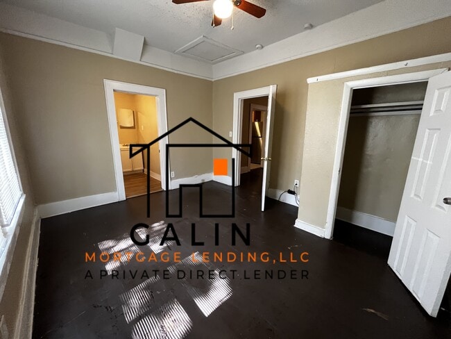 Building Photo - 1719 Le Grand St