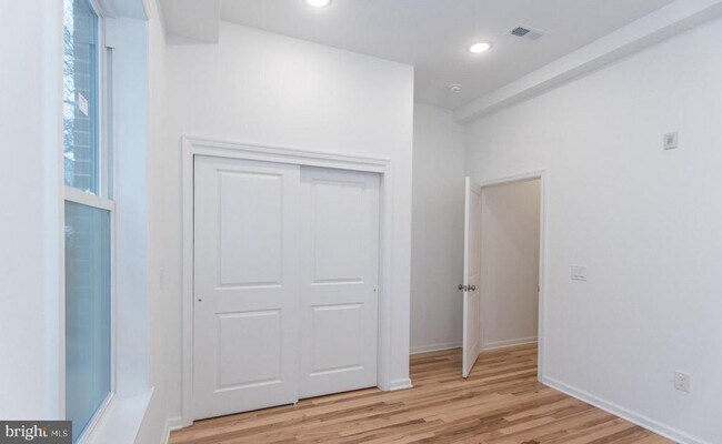 Building Photo - 315 N Preston St