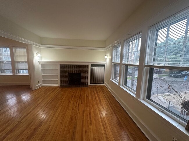 Building Photo - 3252 Girard Ave S