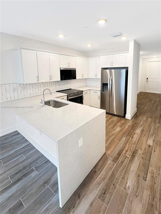 Building Photo - 145 SW 170th Ave