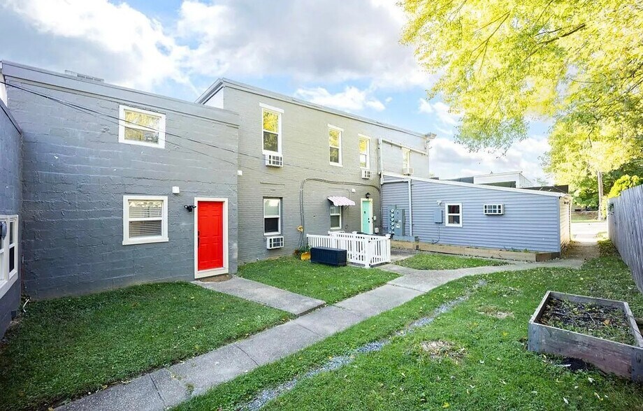 Building Photo - 9104 Baltimore St