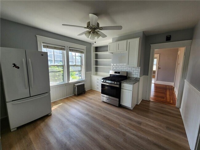 Building Photo - 58 2nd St