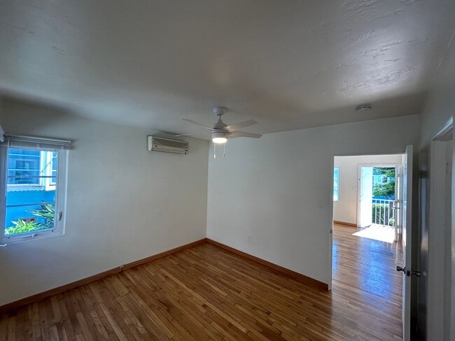 Building Photo - Updated Cottage in Banker's Hill