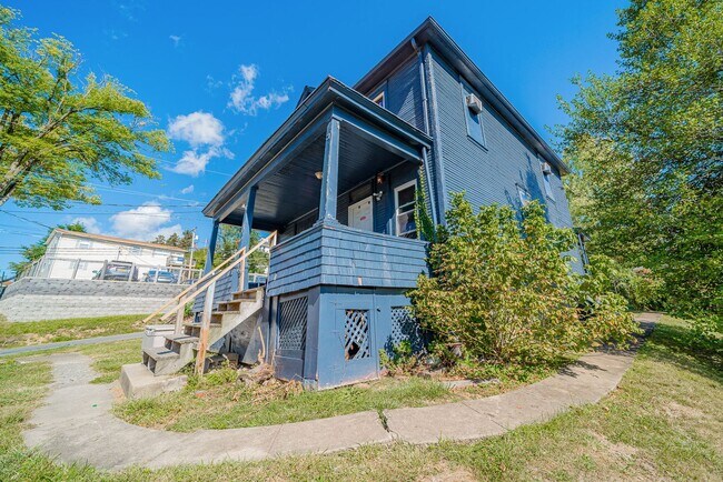 Building Photo - 400 Fife Ave