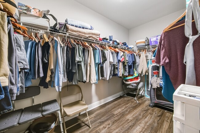 Building Photo - 213 E Peck Blvd