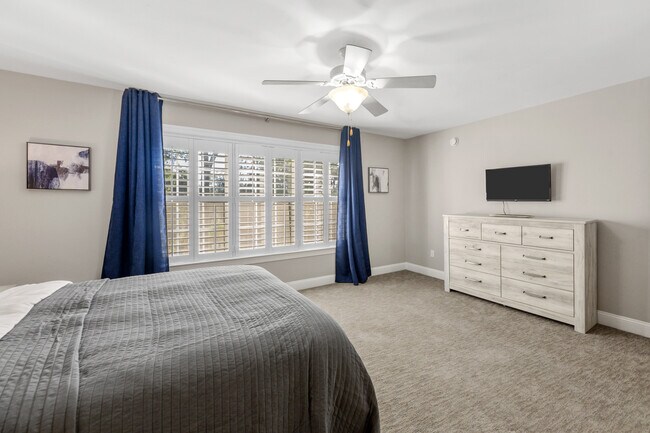 Building Photo - 2665 Breton Ridge Dr