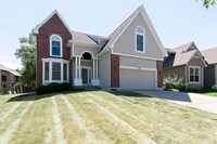 Building Photo - 4 Bed Overland Park Home - Blue Valley Sch...