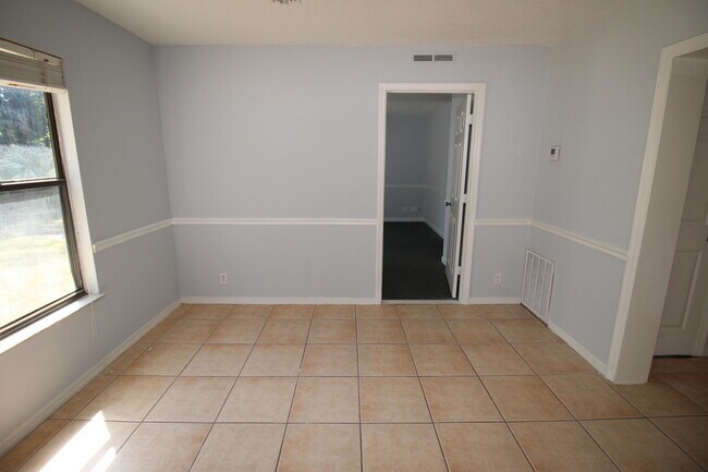 Building Photo - 11681 41st Ct N
