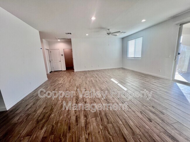 Building Photo - 13865 E Peak View Rd