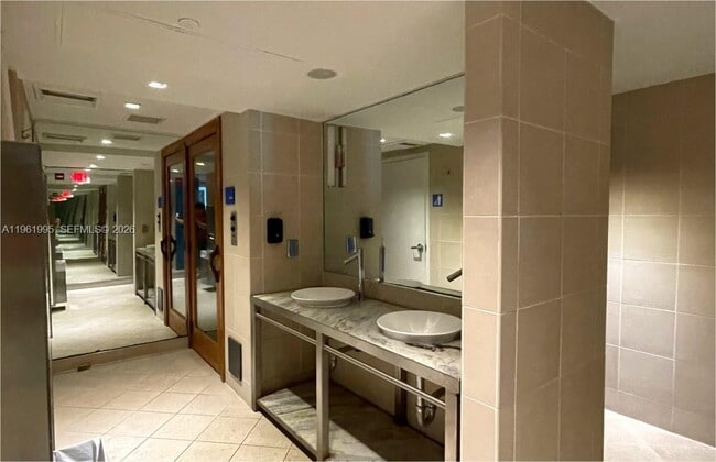 Building Photo - 335 S Biscayne Blvd