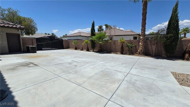 Building Photo - 5536 Breecher Ave