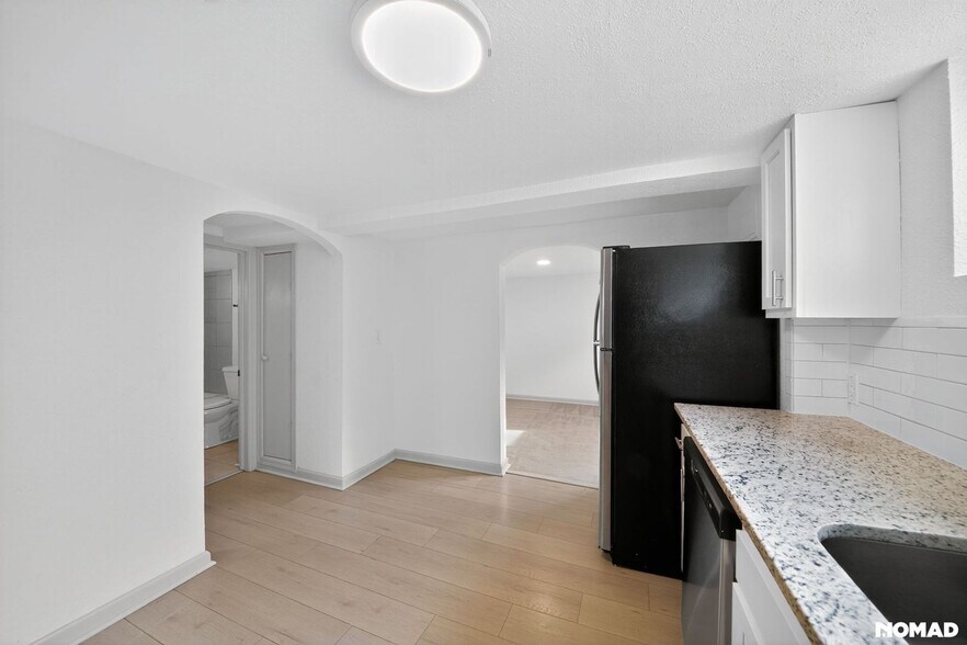 Building Photo - 4325 S Cherokee St