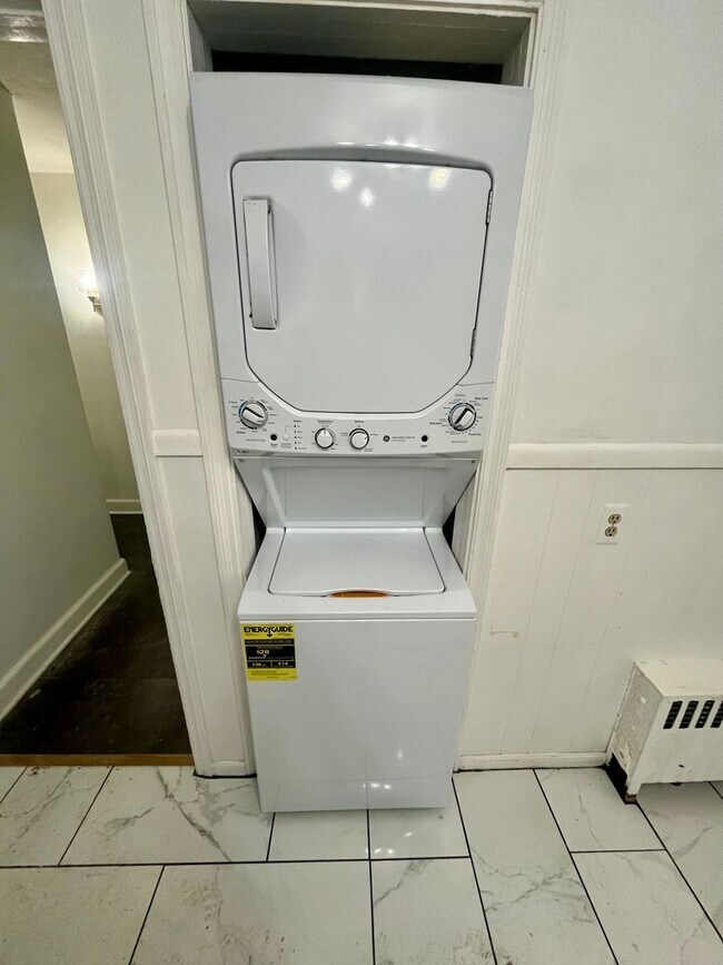 Building Photo - 95 Mitchell Ave