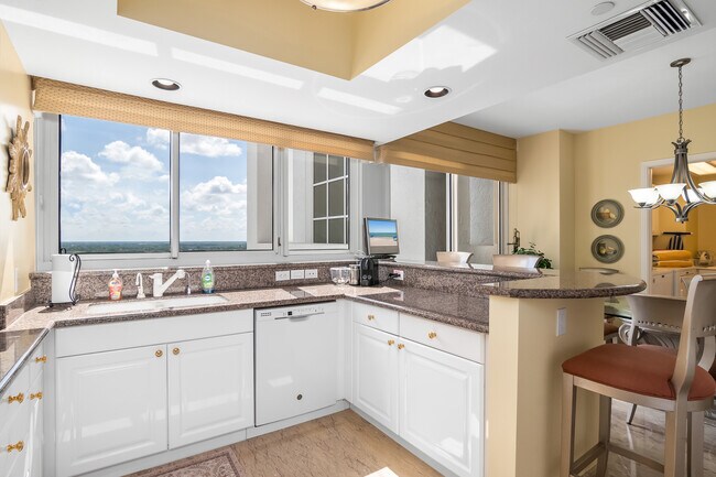 Building Photo - 7117 Pelican Bay Blvd