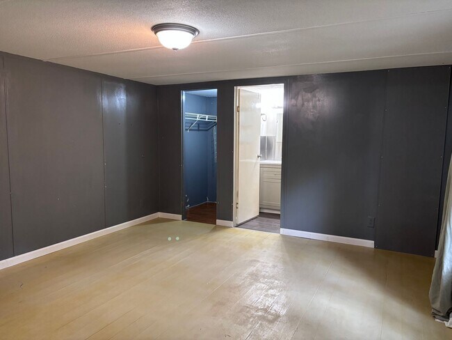 Building Photo - 1562 Whitt Hunt Rd