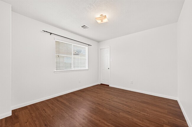 Building Photo - 5943 Stockholm Ct