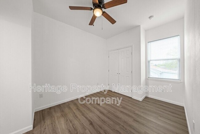 Building Photo - 323 Gabriel